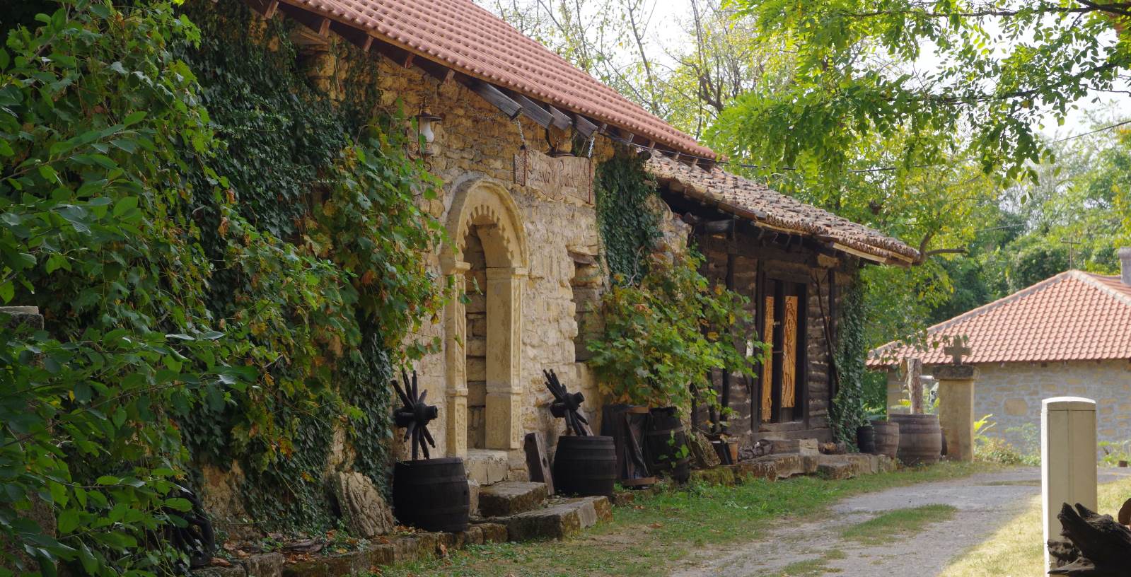 sadrzaj slike, ime lokacije sa slike itd